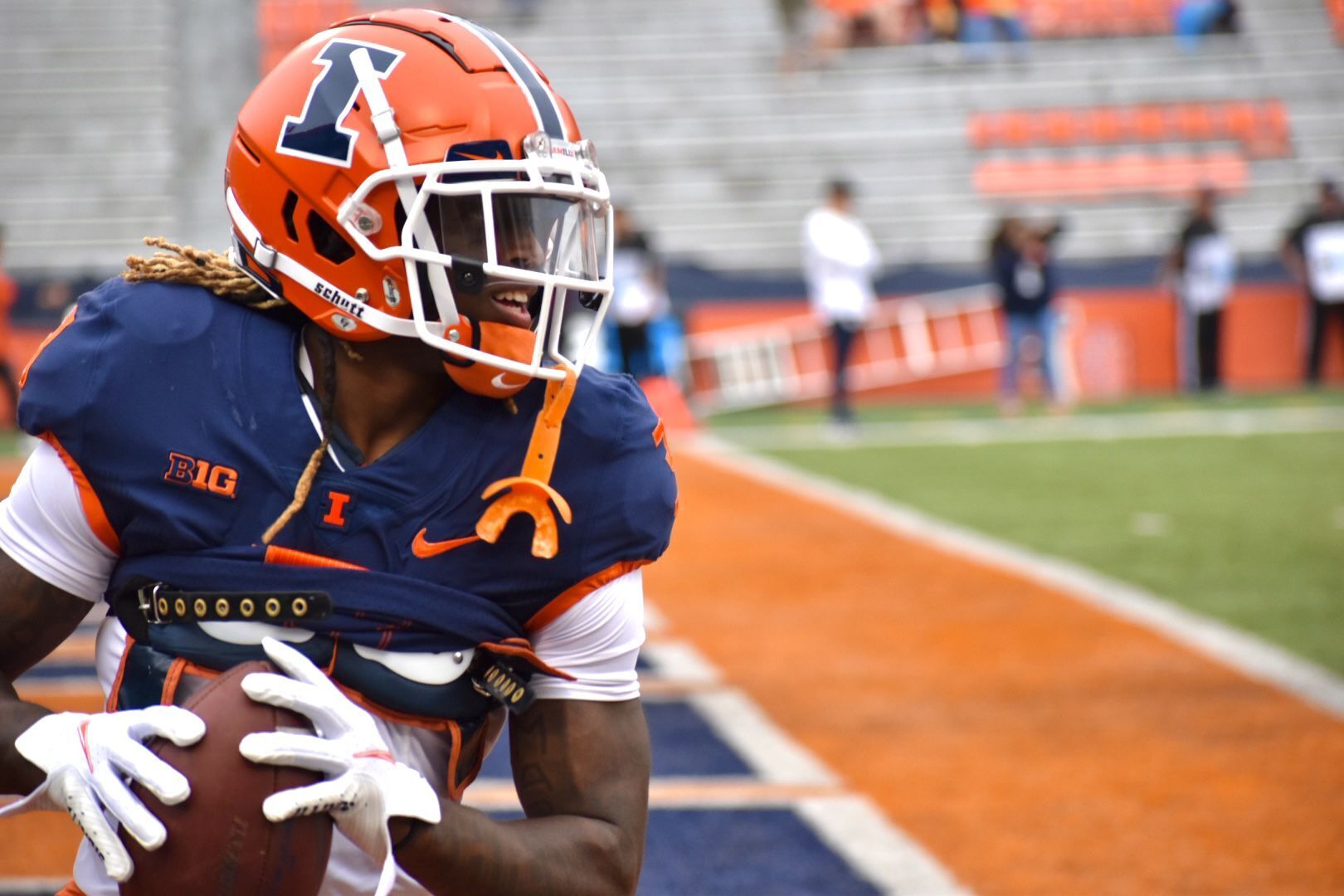 PHOTOS: Illinois warms up against Charlotte